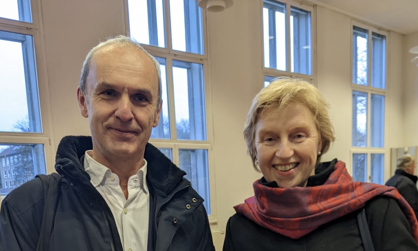 Schl�ssel�bergabe vor dem ehemaligen Bundesbankgeb�ude in L�beck an die Musikhochschule